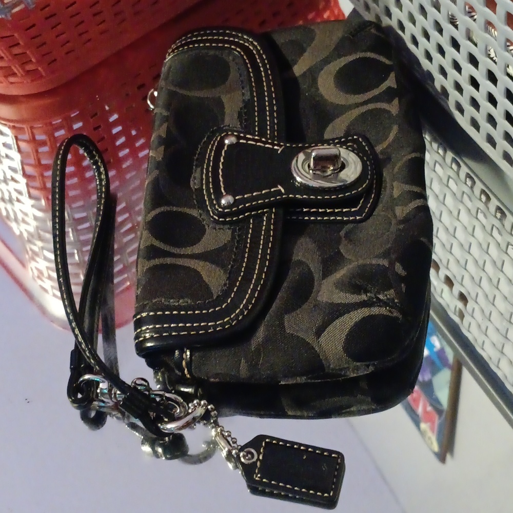 Coach signature c turnlock wristlet